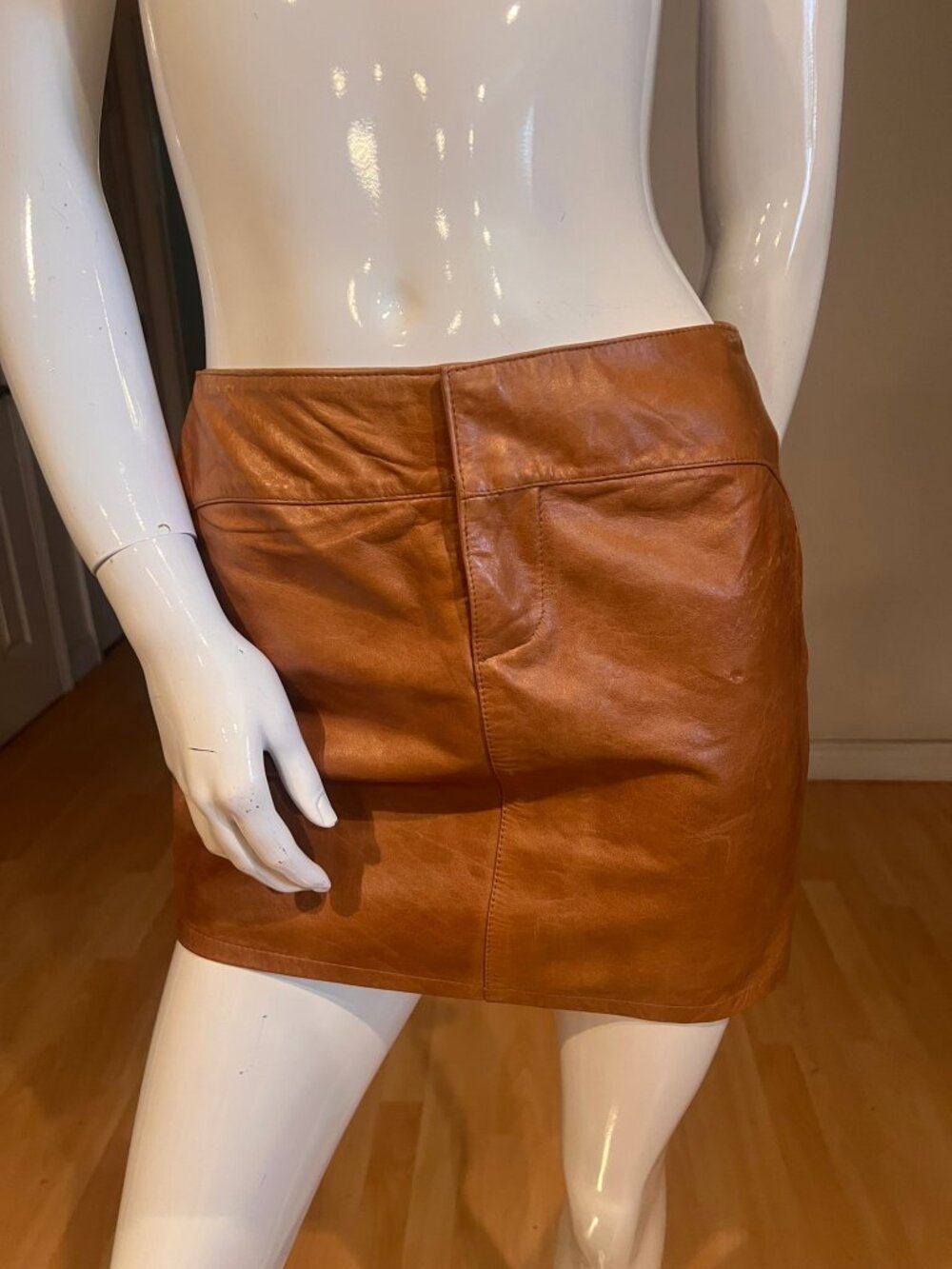 VINTAGE 2001" Y2K GAP MINI LEATHER MICRO SKIRT SIZE 2 CAMEL